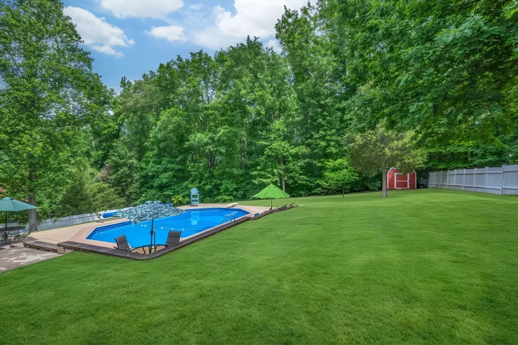 206 Eastwood Drive Dickson TN 37055