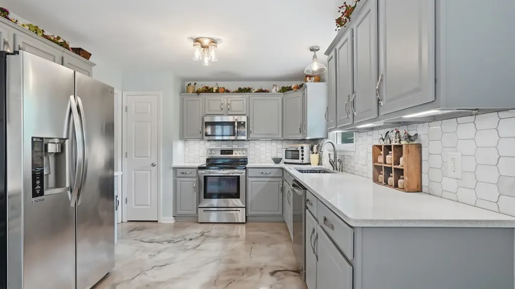 206 Eastwood Drive Dickson TN 37055
