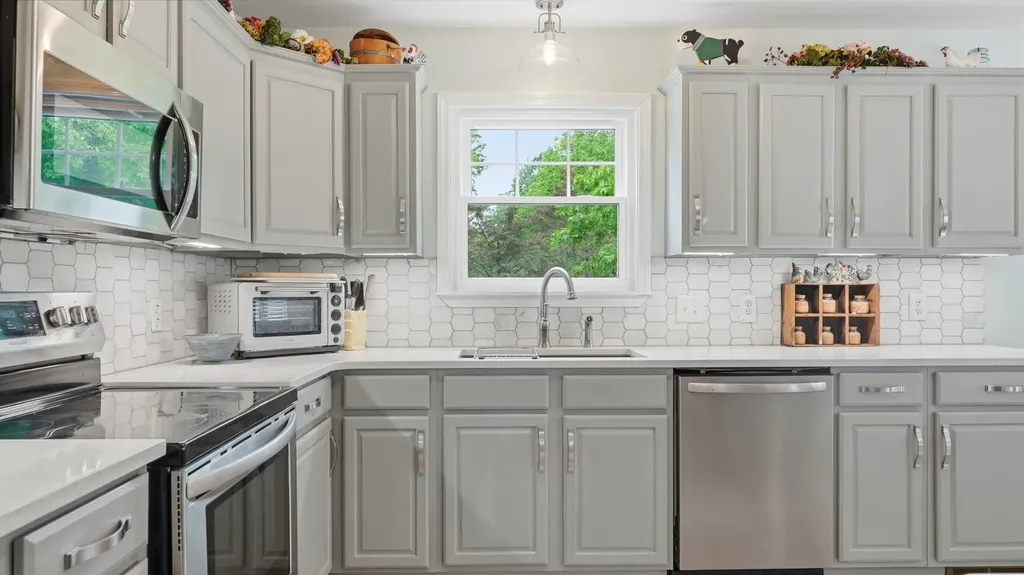 206 Eastwood Drive Dickson TN 37055