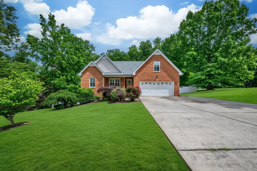 206 Eastwood Drive Dickson TN 37055