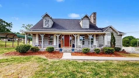 886 Chicken Road Lebanon TN 37090
