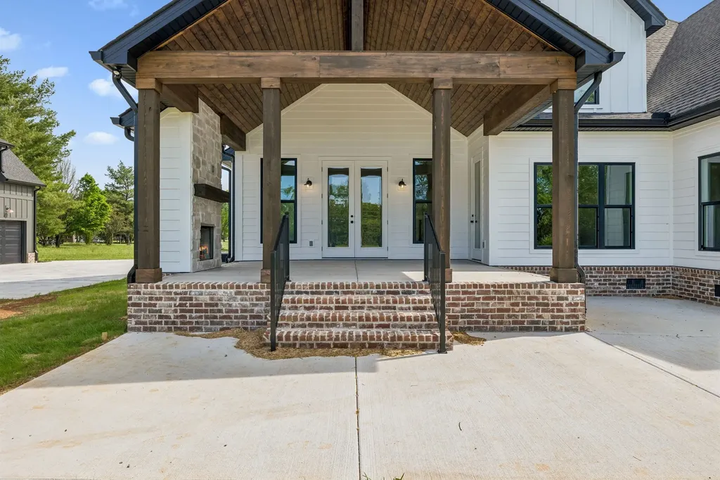 2428 River Road Murfreesboro TN 37129