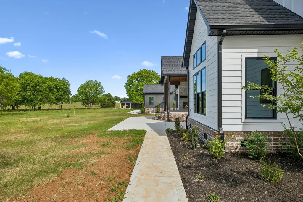 2428 River Road Murfreesboro TN 37129