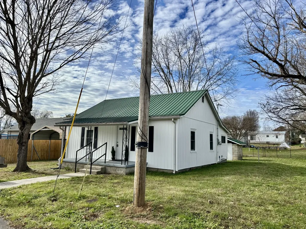612 Maple Street Manchester TN 37355