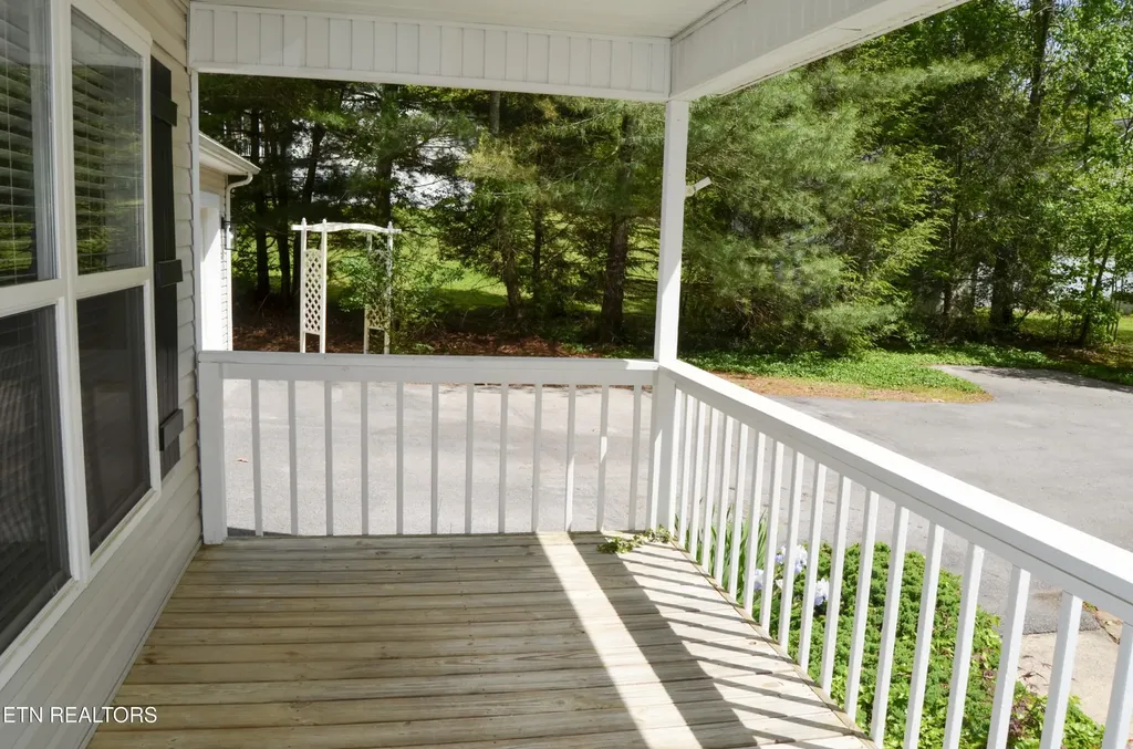 329 Hilltop Drive Crossville TN 38555