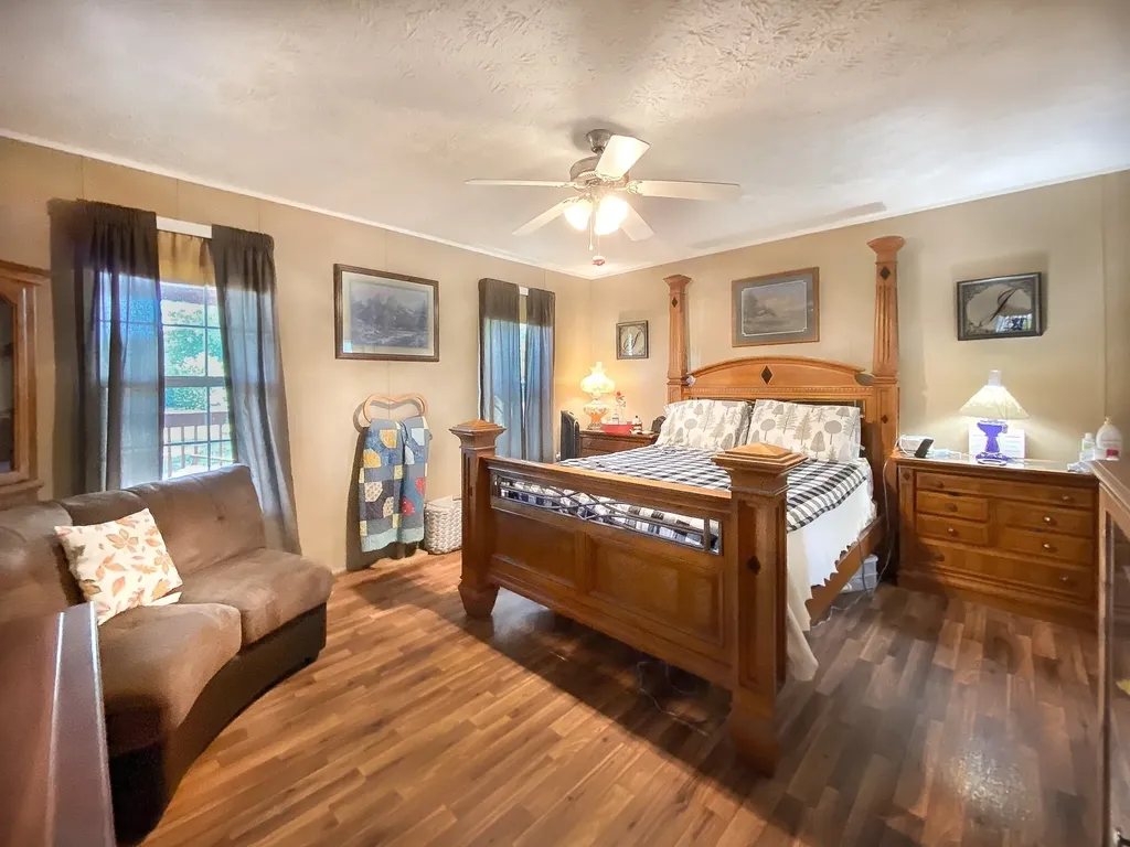 1260 Toy Denny Road Bradyville TN 37026