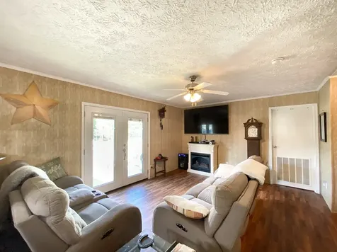 1260 Toy Denny Road Bradyville TN 37026