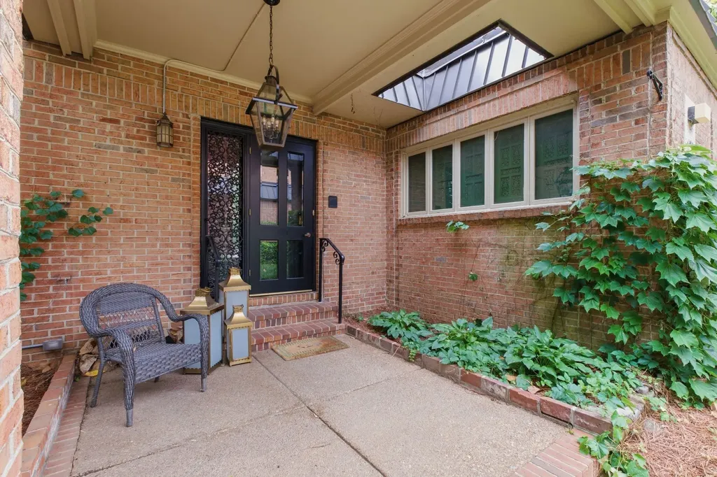 690 Timber Lane Nashville TN 37215