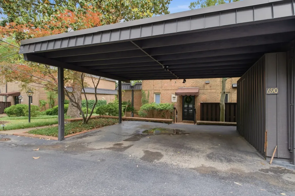690 Timber Lane Nashville TN 37215