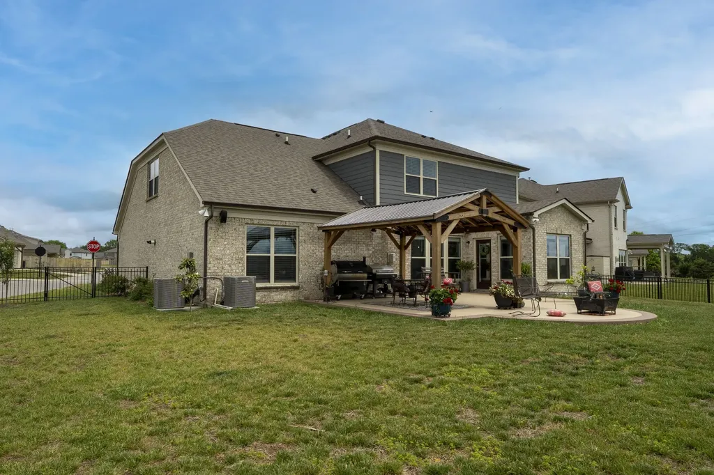 806 Chalkstone Lane Mount Juliet TN 37122