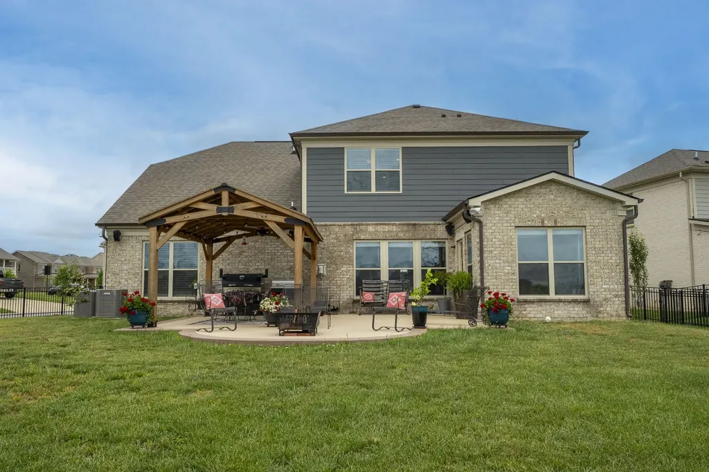 806 Chalkstone Lane Mount Juliet TN 37122