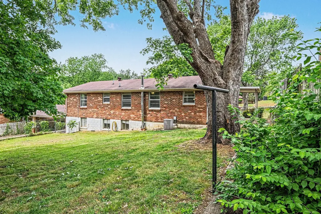 246 Sterling Road Hendersonville TN 37075