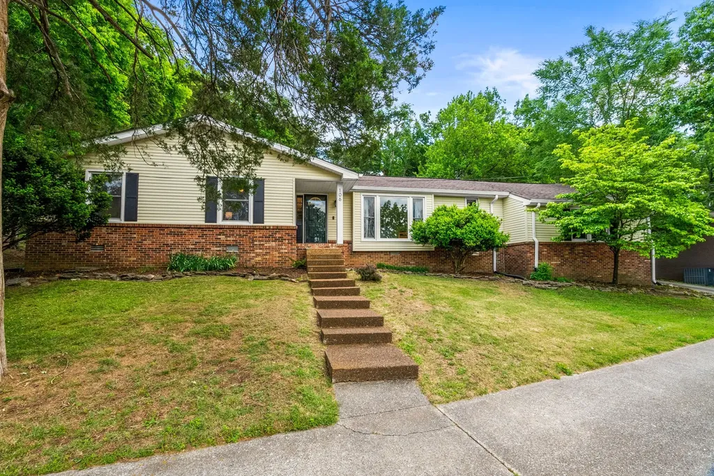 106 Diddle Drive Hendersonville TN 37075