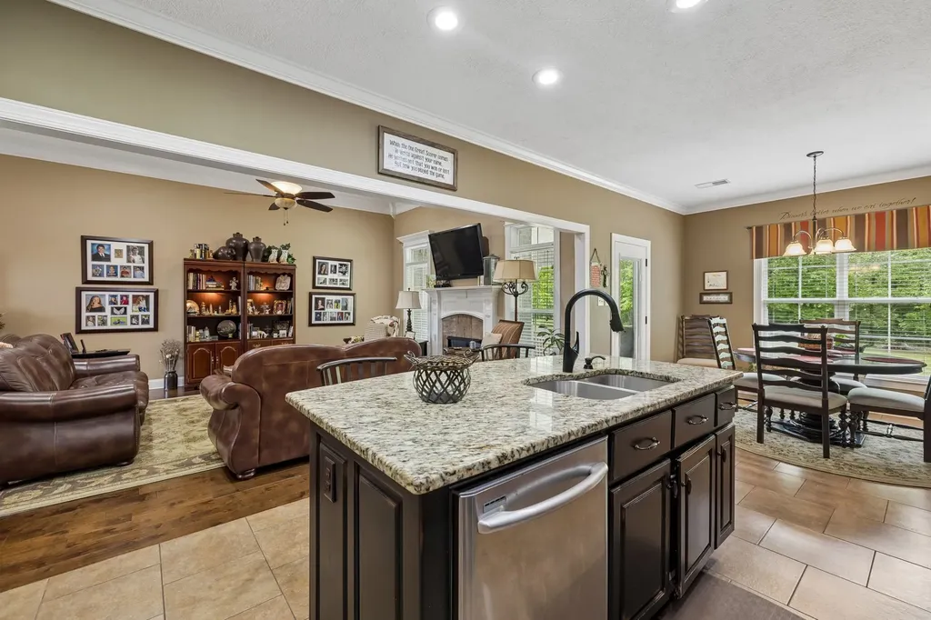 145 Airport Court Waverly TN 37185