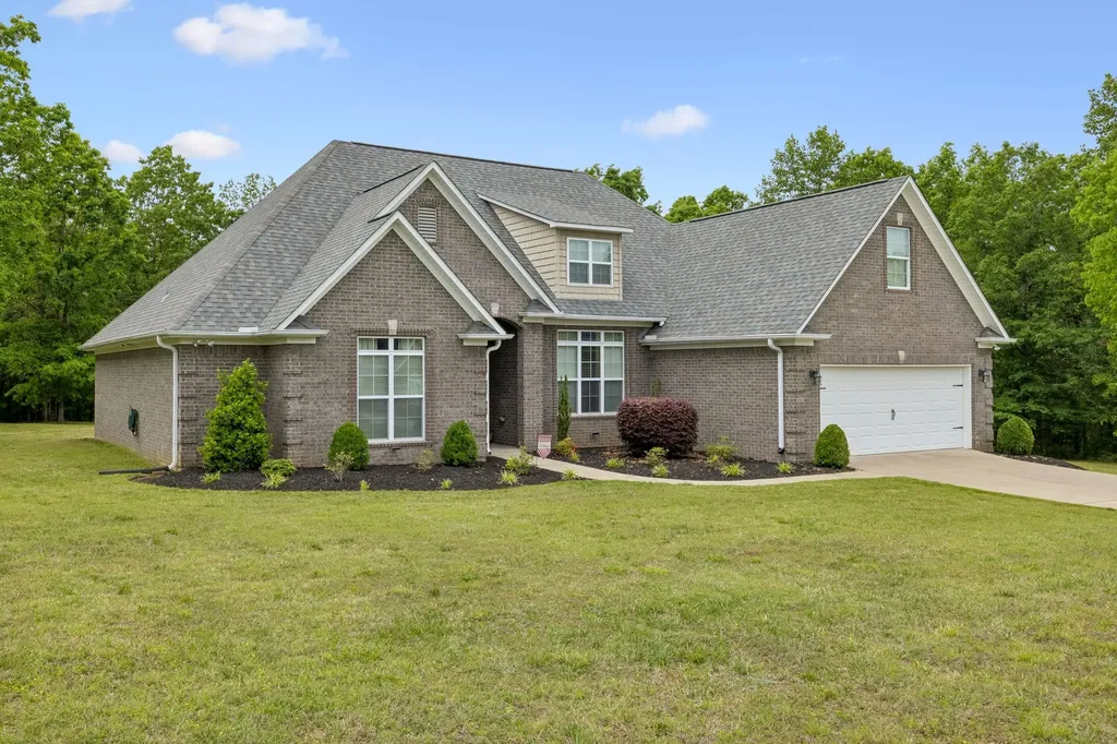 145 Airport Court Waverly TN 37185