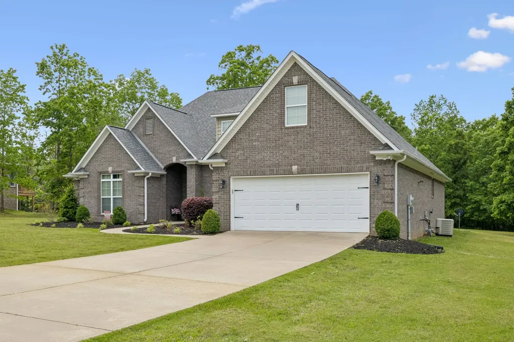 145 Airport Court Waverly TN 37185