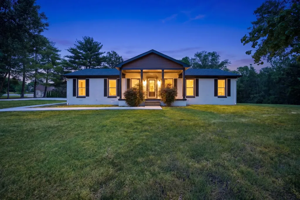 6716 Cool Springs Road Thompsons Station TN 37179