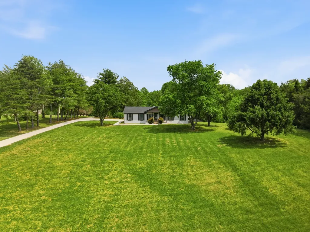 6716 Cool Springs Road Thompsons Station TN 37179