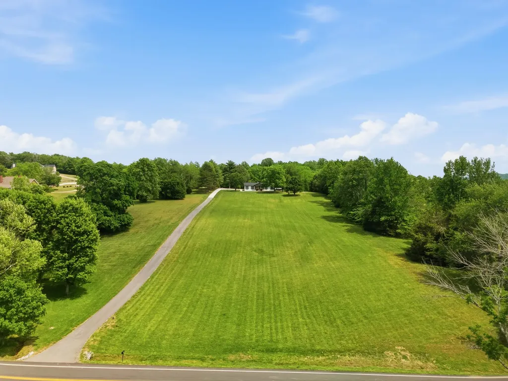 6716 Cool Springs Road Thompsons Station TN 37179