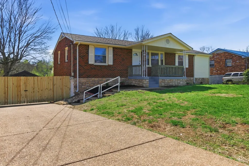 5015 Bonnahill Drive Hermitage TN 37076