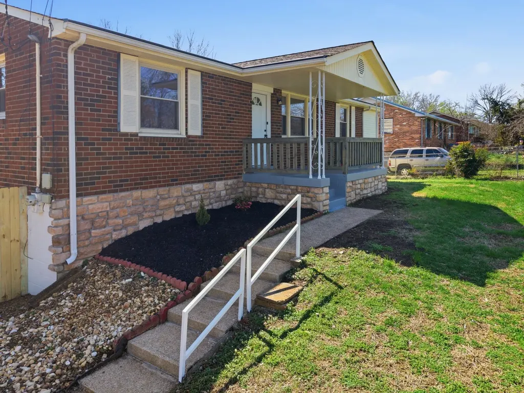 5015 Bonnahill Drive Hermitage TN 37076