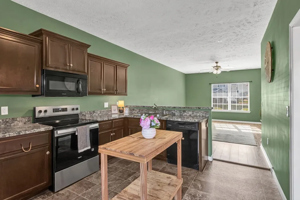 2417 New Holland Circle Murfreesboro TN 37128