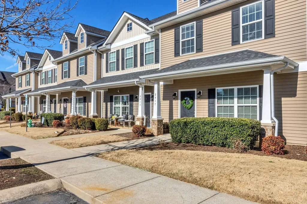2417 New Holland Circle Murfreesboro TN 37128