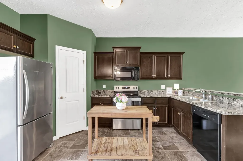 2417 New Holland Circle Murfreesboro TN 37128