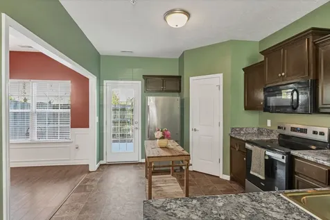 2417 New Holland Circle Murfreesboro TN 37128