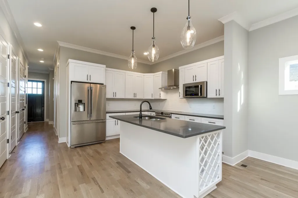 907A 32nd Ave, N Nashville TN 37209