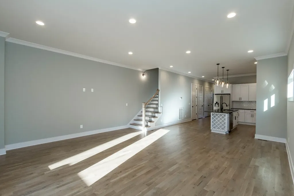 907A 32nd Ave, N Nashville TN 37209
