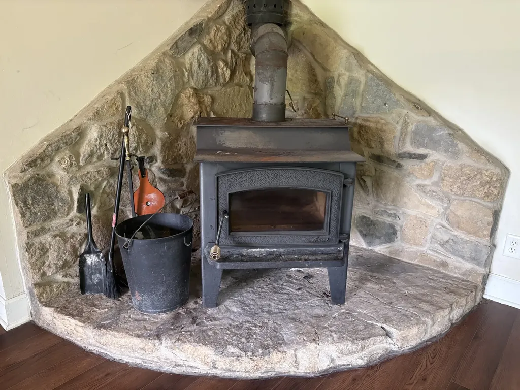 140 Carver Hollow Road Pleasant Shade TN 37145