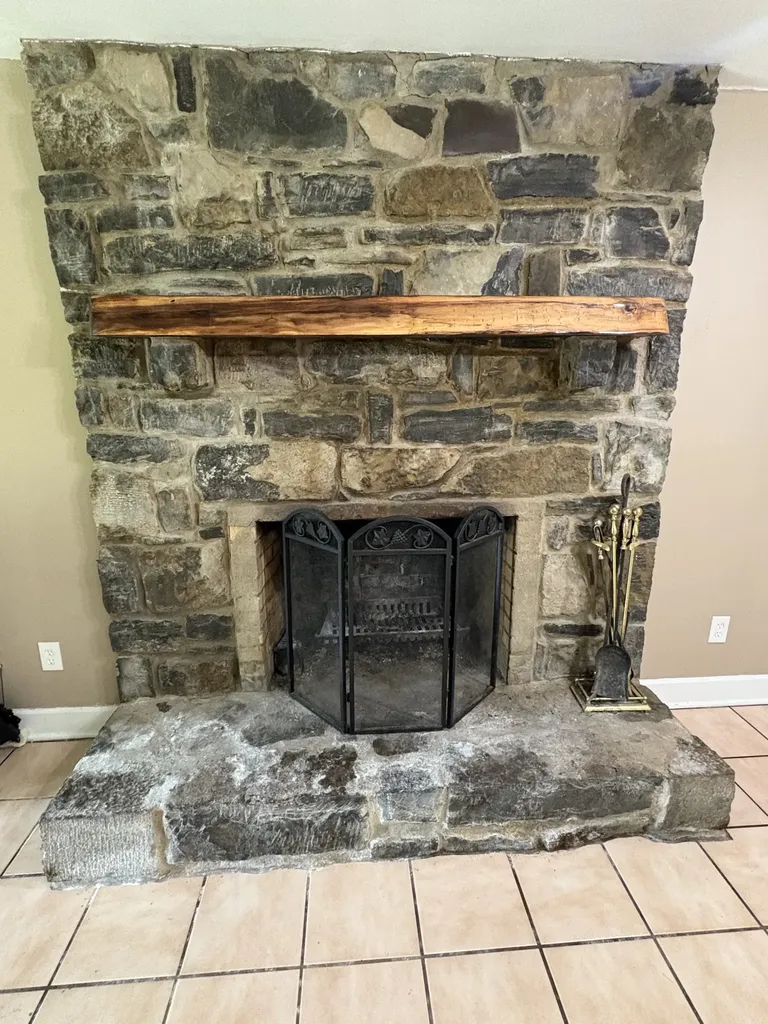140 Carver Hollow Road Pleasant Shade TN 37145