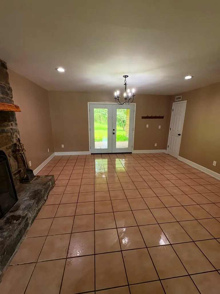 140 Carver Hollow Road Pleasant Shade TN 37145