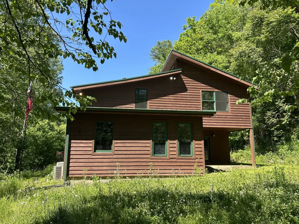 140 Carver Hollow Road Pleasant Shade TN 37145
