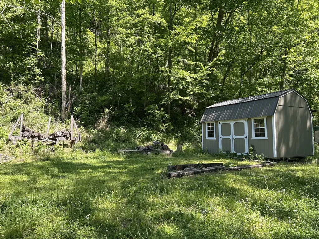 140 Carver Hollow Road Pleasant Shade TN 37145