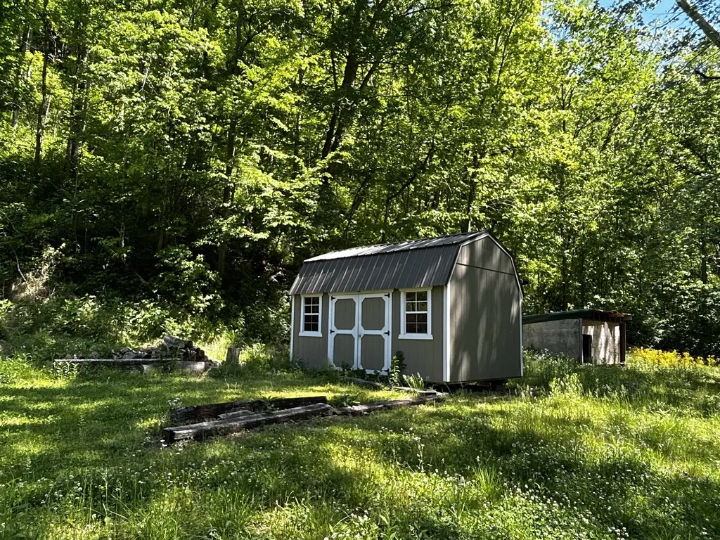 140 Carver Hollow Road Pleasant Shade TN 37145