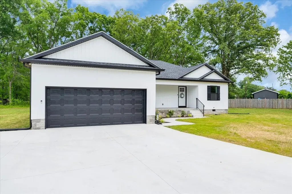 116 Carter Blake Road Tullahoma TN 37388