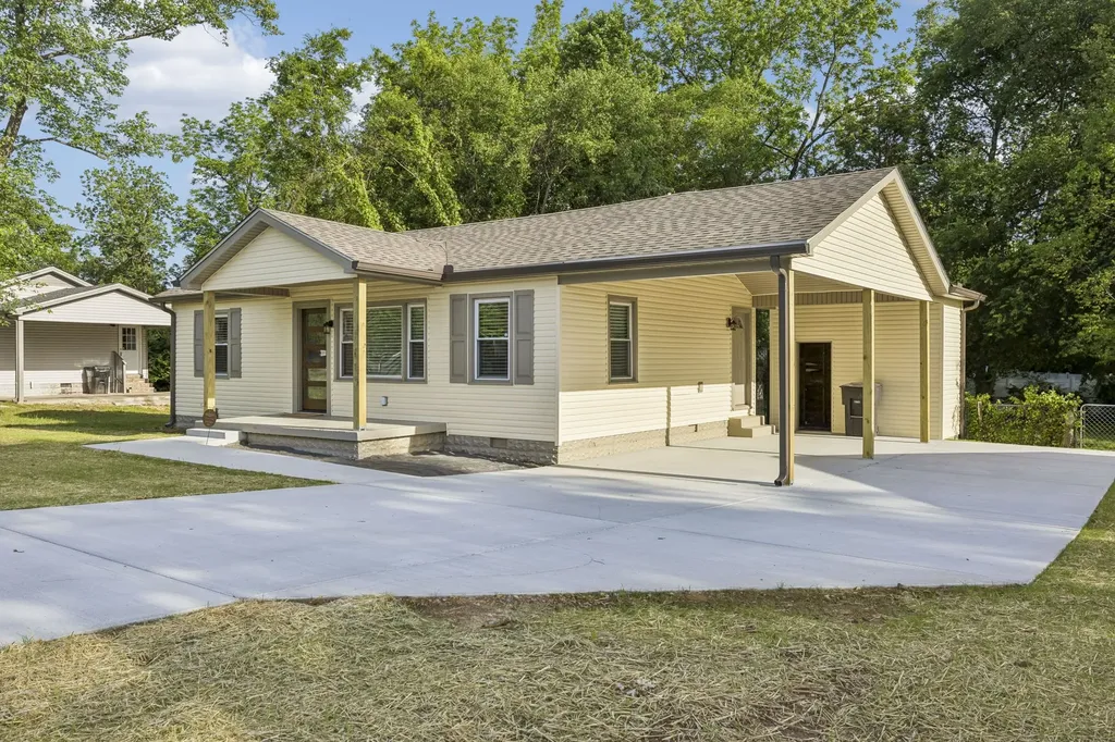 715 Lynn Street Murfreesboro TN 37129