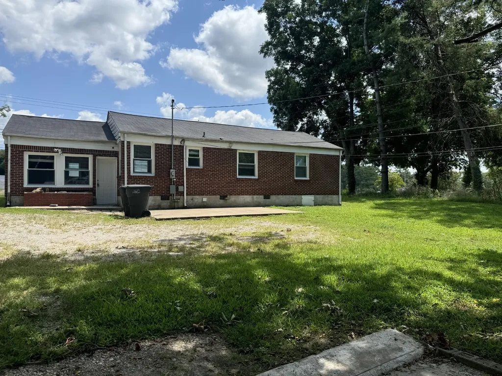1119 Nashville Highway Columbia TN 38401