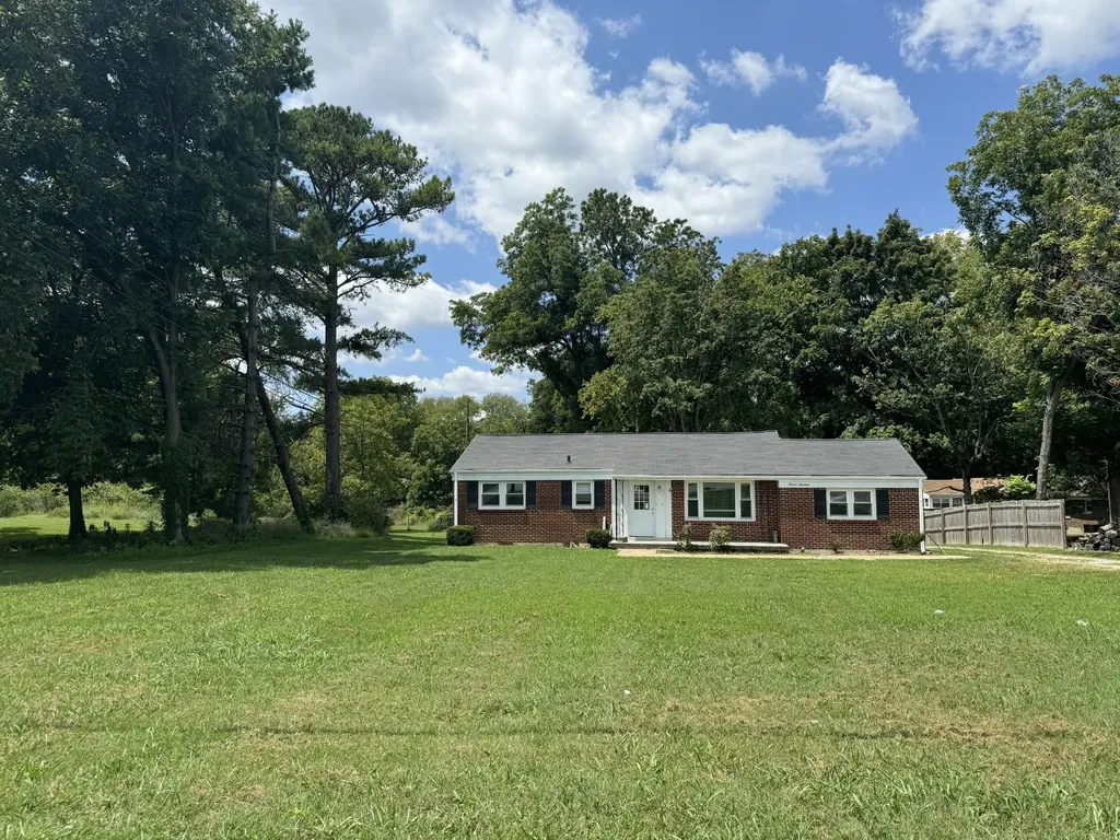 1119 Nashville Highway Columbia TN 38401