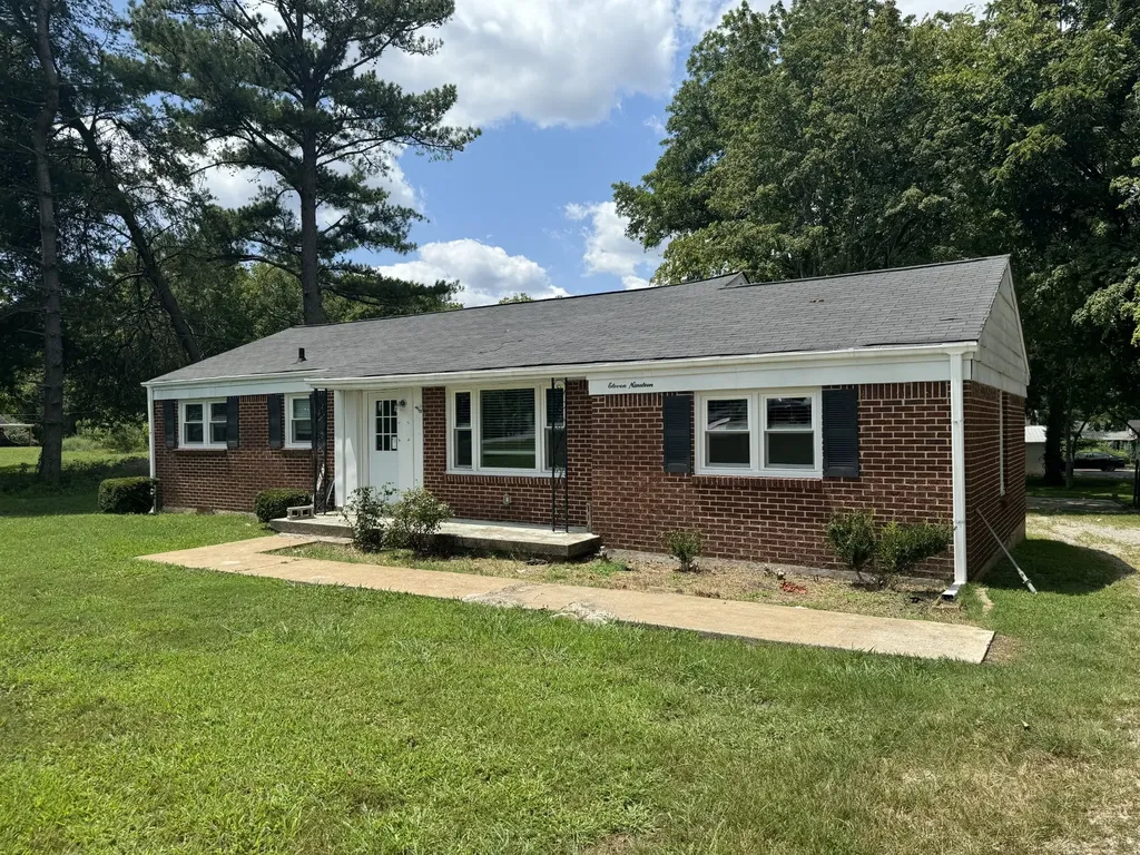 1119 Nashville Highway Columbia TN 38401
