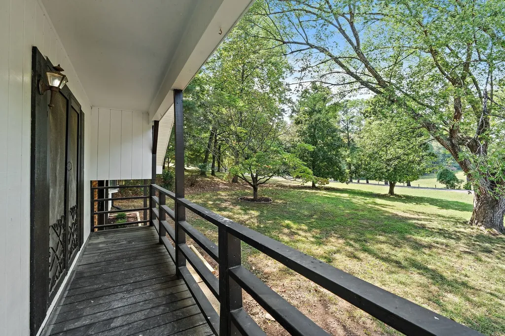 1627 W Grab Creek Road Dickson TN 37055