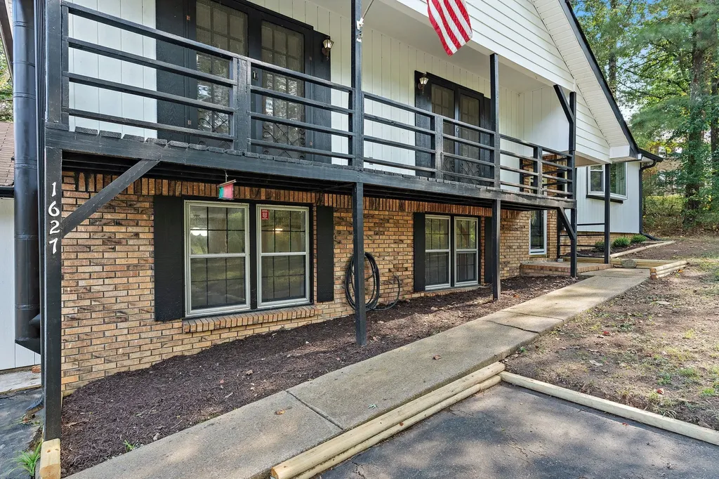 1627 W Grab Creek Road Dickson TN 37055