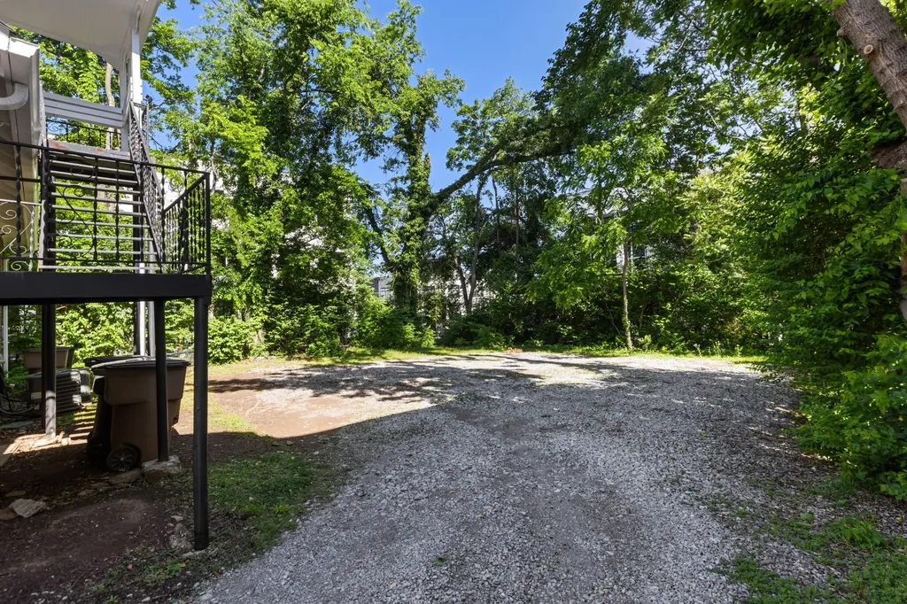 2018 Sweetbriar Avenue Nashville TN 37212