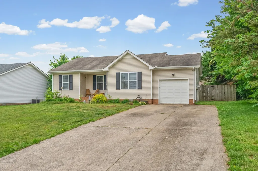 3220 N Senseney Circle Clarksville TN 37042