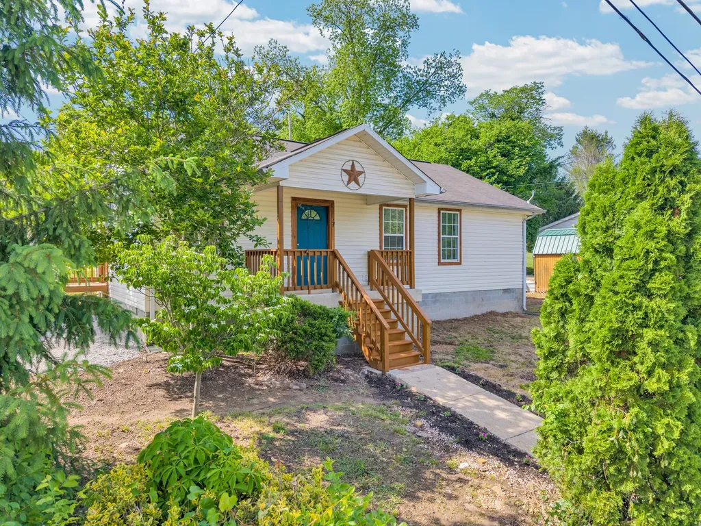 7 N Carter Street Sparta TN 38583