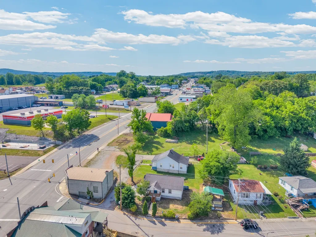 7 N Carter Street Sparta TN 38583