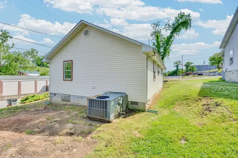7 N Carter Street Sparta TN 38583