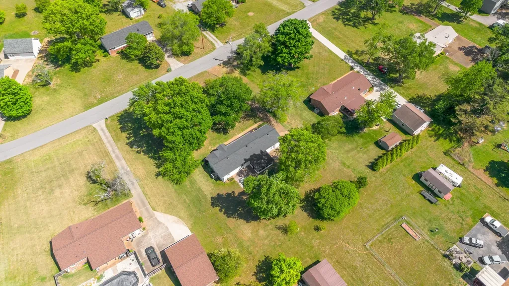 310 Lisa Lane Gallatin TN 37066